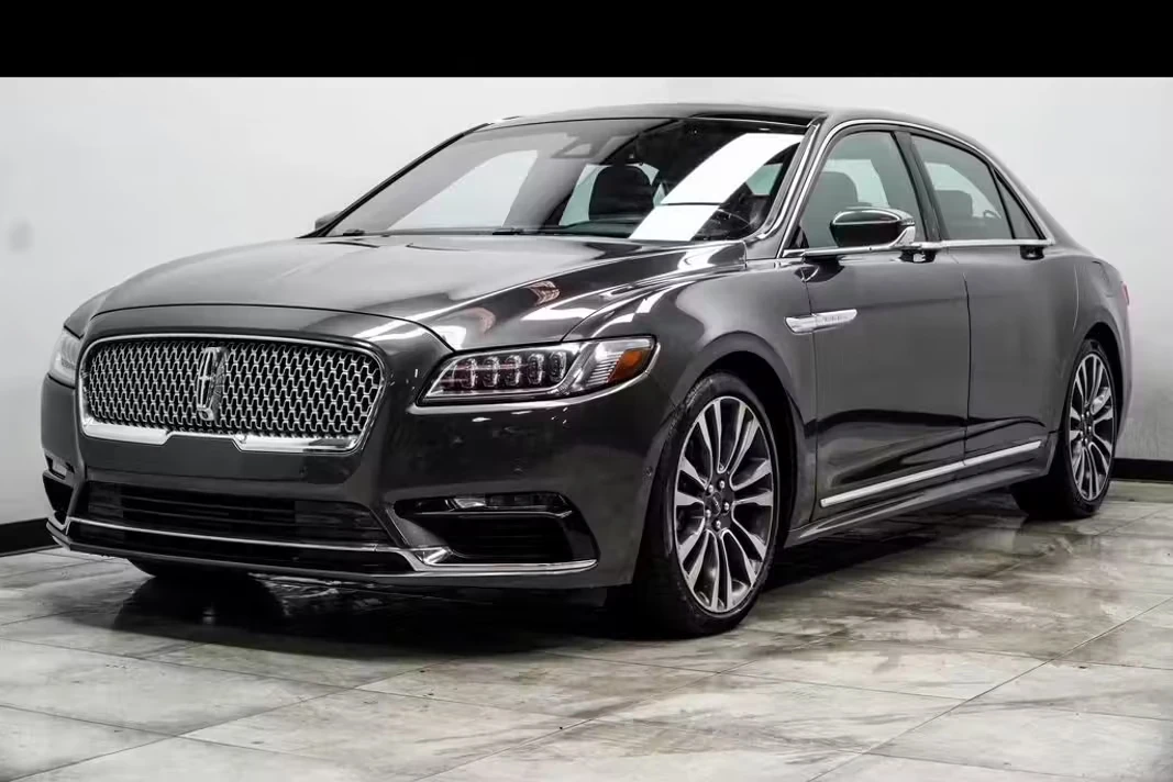 Executive sedan for Los Angeles airport transfers and corporate travel